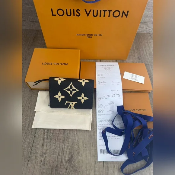 Louis Vuitton Victorine Wallet - Picture 6 of 13